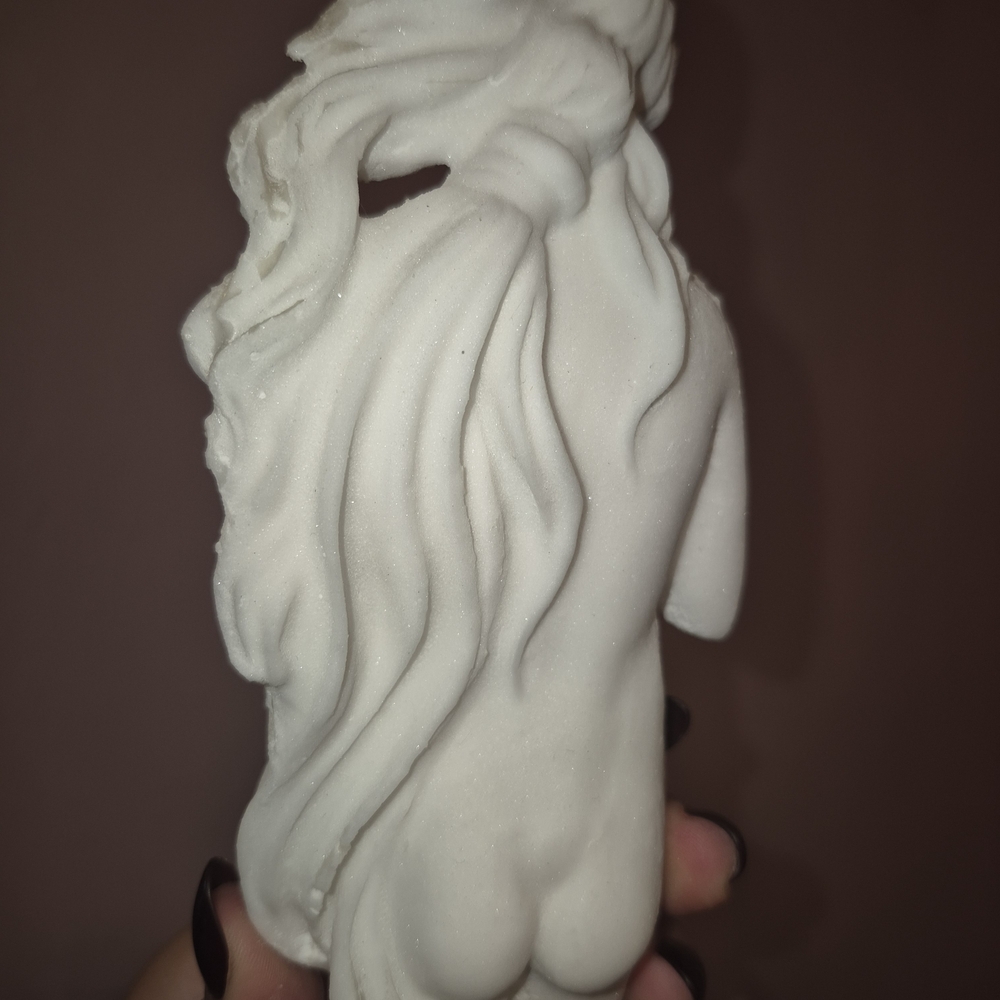 Elegant White Venus Statue - Picture 6 of 10